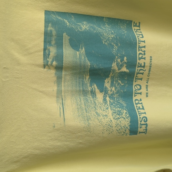 Levi's. Cropped Logoed Yellow T-shirt. Size XL. - Picture 6 of 10